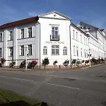 Am Theater 3* Putbus