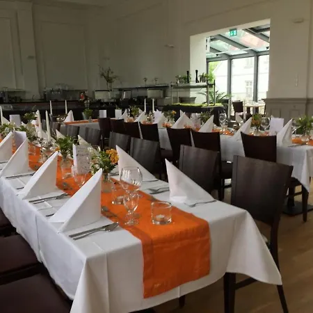 Am Theater 호텔 3*